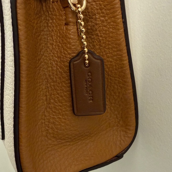 NWOT Coach crossbody purse - Picture 4 of 7